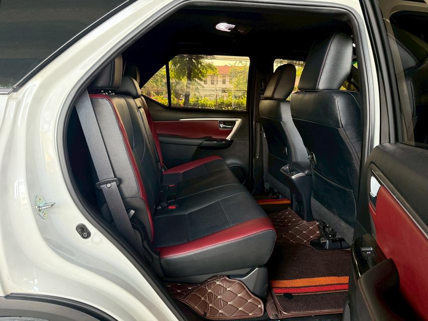 Toyota FORTUNER 2.4 Legender Black Top 2WD AT ปี 2024 รูปที่ 15