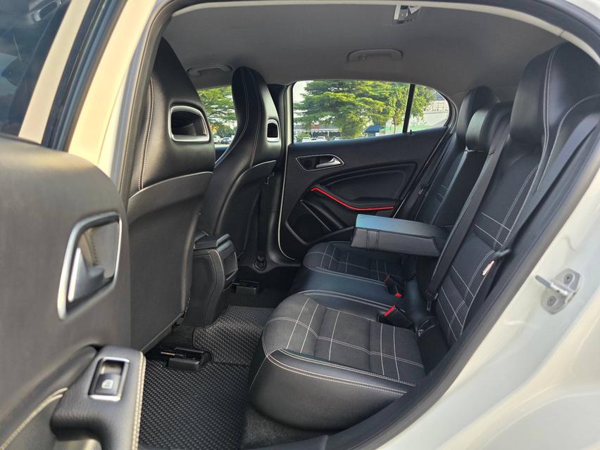 รหัสรถ NC9393 BENZ GLA200 Urban (W156) 2015 19