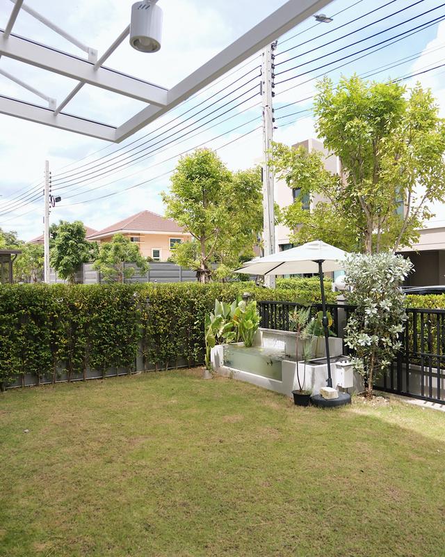 ขายด่วน บ้านกลางเมือง ดิ อิดิชั่น ปิ่นเกล้า-บรมฯ 2  บ้านแฝดหลังมุม วิวสวน พื้นที่กว้าง 20