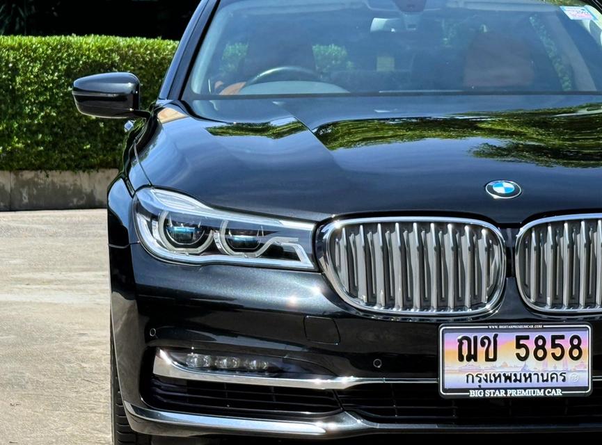 2017 BMW SERIES7 740LI G12 รถมือเดียวออกป้ายแดง รถวิ่งน้อย เข้าศูนย์ทุกระยะ ไม่เคยมีอุบัติเหตุครับ 6