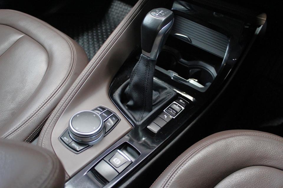รหัสรถ JRS9722 BMW X1  S-Drive 1.8 i X-Line ( F48 ) ปี : 2018 17