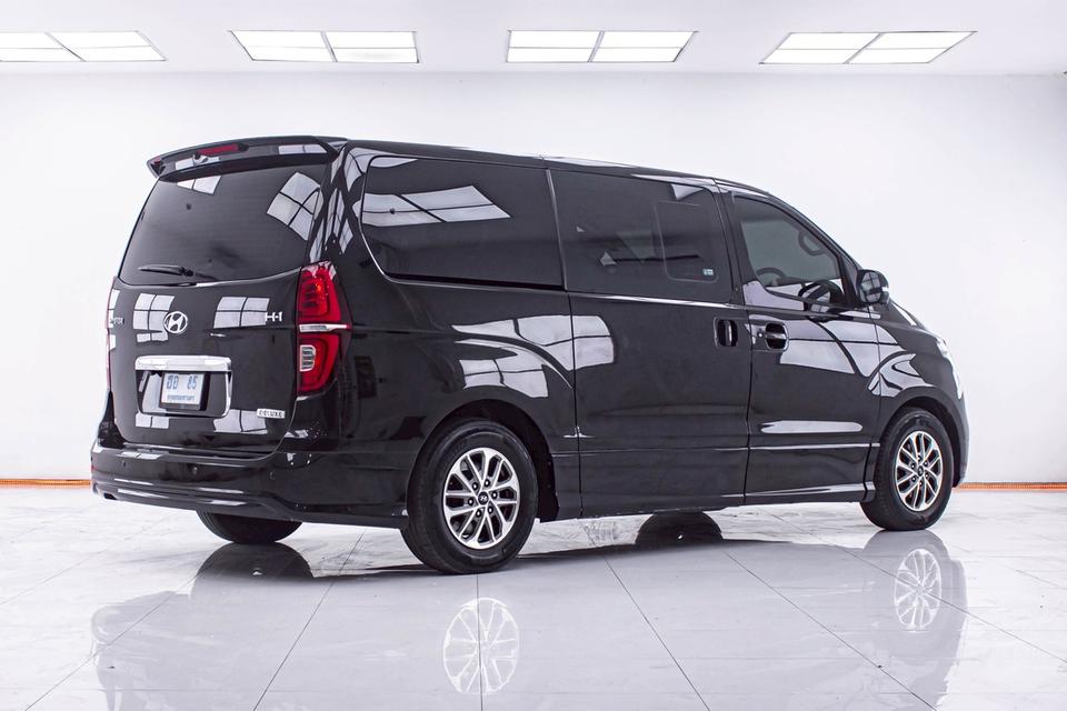 ✨ HYUNDAI H-1 2.5 DELUXE AT ปี 2019 ตู้ 11 ที่นั่งยอดนิยม รูปที่ 4
