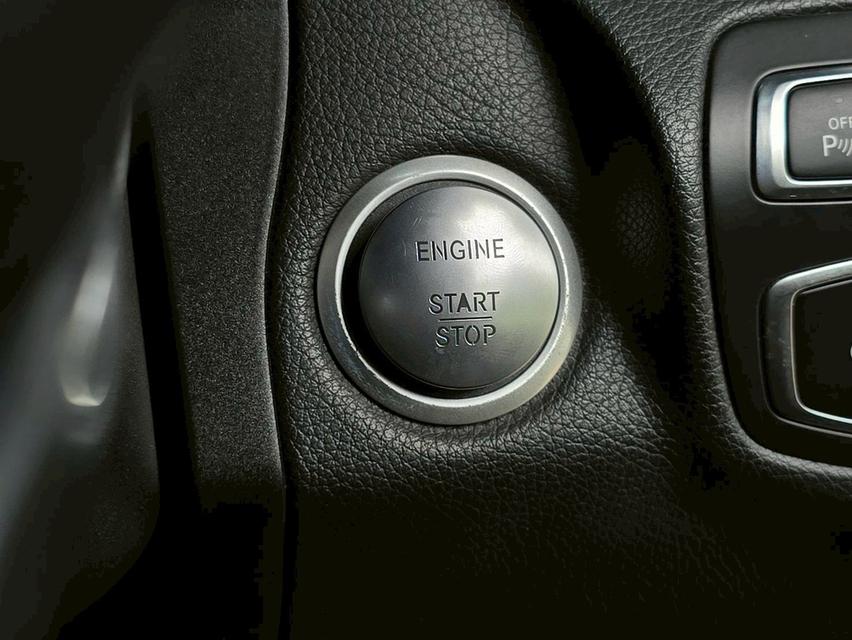 Benz C350e Amg ปี19 9