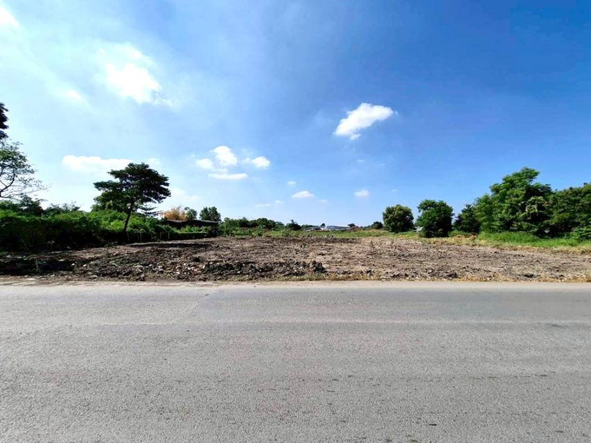 ให้เช่า! ที่ดินแปลงสวย ติดถนน ซอยจตุโชติ 20 ขนาด 696 ตร.วา เข้า-ออกได้ ทั้งจตุโชติและวงแหวนตะวันออก – ทำเลดี เหมาะทำคาเฟ 1