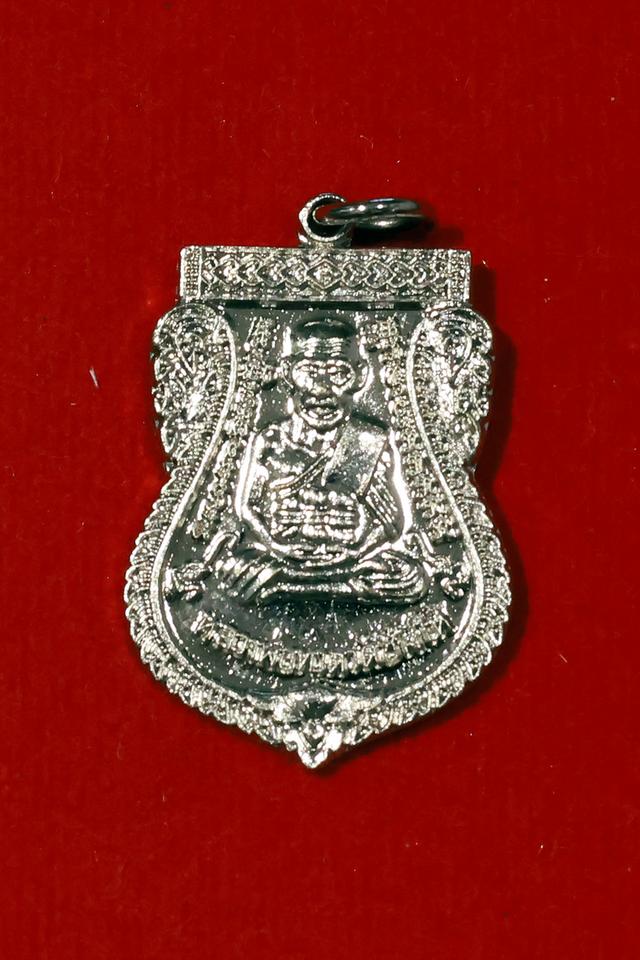 เหรียญหลวงปู่ทวด พิมพ์เสมาหน้าเลื่อน รุ่นวาระเสาร์ 5 ปี 2567