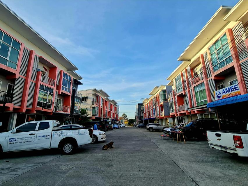 อาคารพาณิชย์ 3 ชั้น โครงการอีสต์เกท ศรีราชา 3