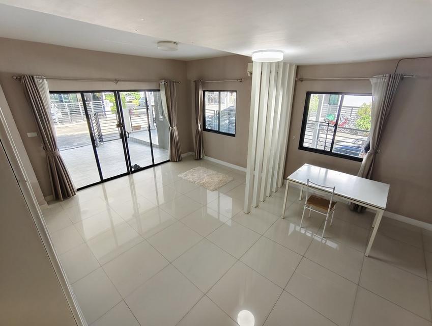 ขายทาวน์โฮมมือสองนนทบุรี โครงการ เดอะคอนเนคอัพ 3 รัตนาธิเบศร์ 17 (The Connect Up 3 Rattanathibet 17) หลังมุม ใกล้รถไฟฟ้าสายสีม่วงสถานี แยกนนทบุรี1 6