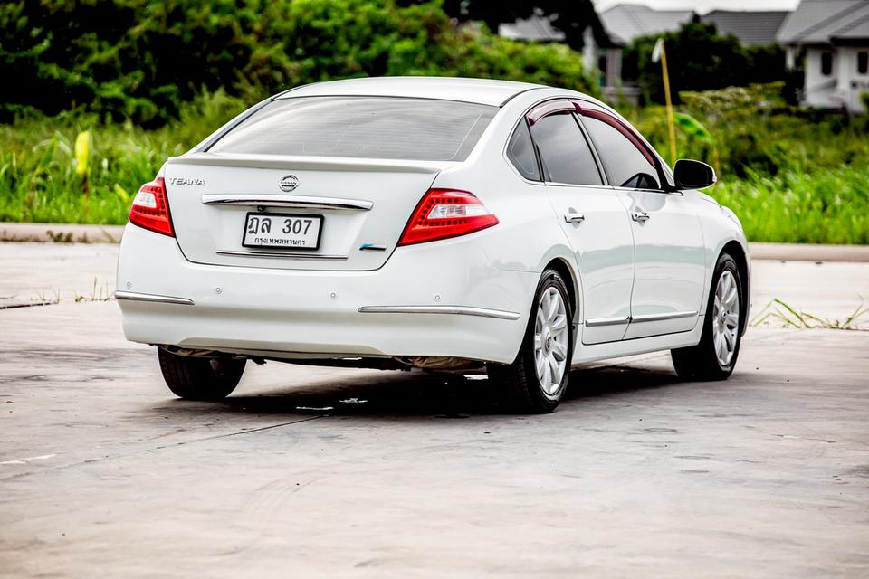 Nissan Teana 250XV Sunloof รุ่นท๊อปสุด ภายในดำ ปี 2010 สีขาว
