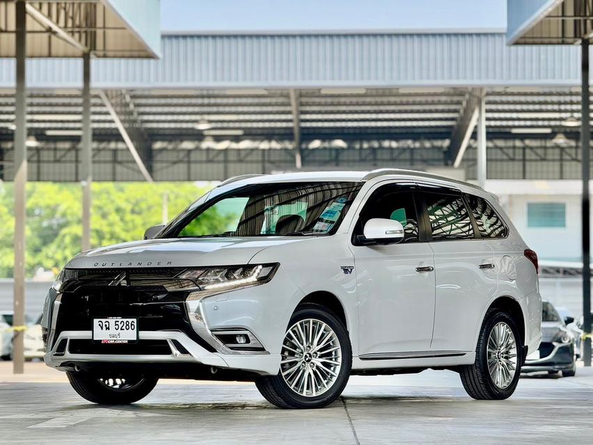 Mitsubishi Outlander PHEV 2.4 GT Premium 4WD ปี 2022 รุ่นท็อปสุด