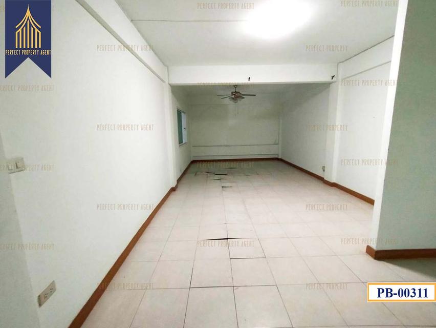 ขายอาคารพาณิชย์ 2 คูหา 3.5 ชั้น พื้นที่ใช้สอยเยอะ เหมาะสำหรับอยู่อาศัย โกดังเก็บของ ใกล้รถไฟฟ้า เดินทางสะดวก 10