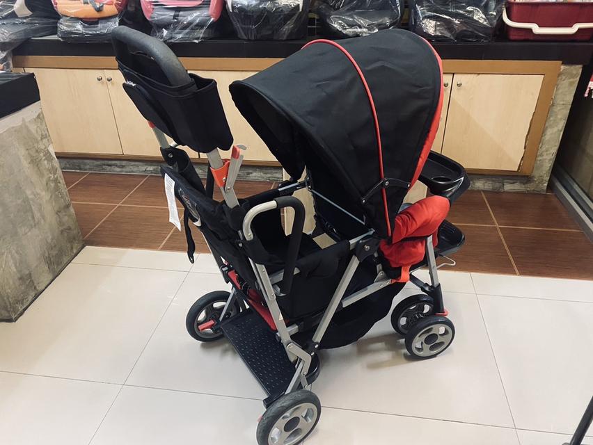 รถเข็นพี่น้องมือสอง Joovy ราคา 2,500 บาท