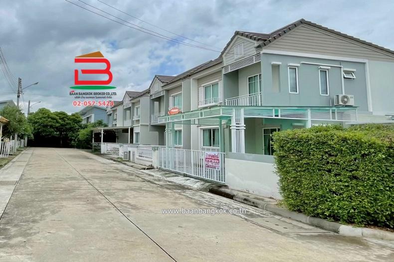 บ้านแฝด หมู่บ้าน อารียา เดอะวิลเลจ ลําลูกกา-คลอง 5 เนื้อที่ 44.8 ตรว. ใกล้รร.วัดปัญจทายิกาวาส ถนนลำลูกกา ตำบลลาดสวาย อำเภอลำลูกกา จังหวัดปทุมธานี