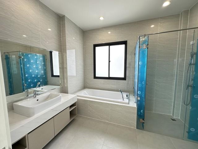 ขายบ้านเดี่ยว 2 ชั้น โครงการชีวารมย์ นครอินทร์ ที่ดิน 94.5 ตรว. บ้านเดี่ยว 2 ชั้น ที่ดิน 94.5 ตารางวา แบบบ้าน Sierra ห้องโถง Double Volume พื้นที่ใช้ส 4