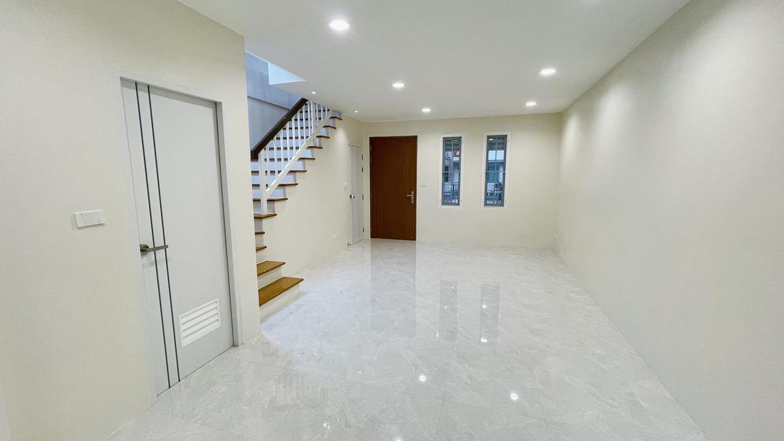 ทาวน์เฮาส์  กรุงเทพ กรีฑา7 7