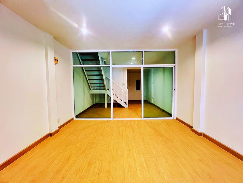 🏡 ขายทาวน์เฮ้าส์ บัวทอง 4 รีโนเวทใหม่สไตล์มินิมอล ✨ สวย อบอุ่น พร้อมอยู่ | ทำเลต้นสายรถตู้ เดินทางสะดวกที่สุดในย่านนี้ 3