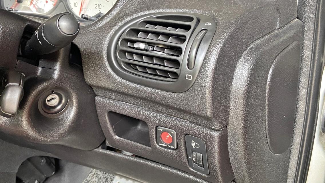 Rare Item สองประตู Peugeot 206A ปี 2003 รูปที่ 11