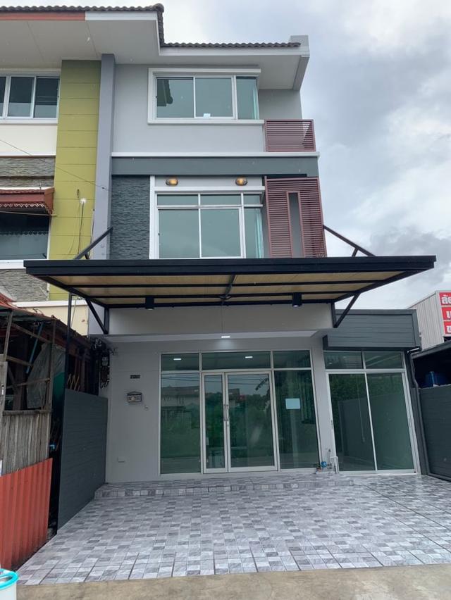 ขาย :ทาวน์เฮาส์ 3 ชั้น, เนื้อที่ 26 ตรว. ซอยรามอินทรา 39 ( ถนนสุขาภิบาล 5 ซอย 5 )  1