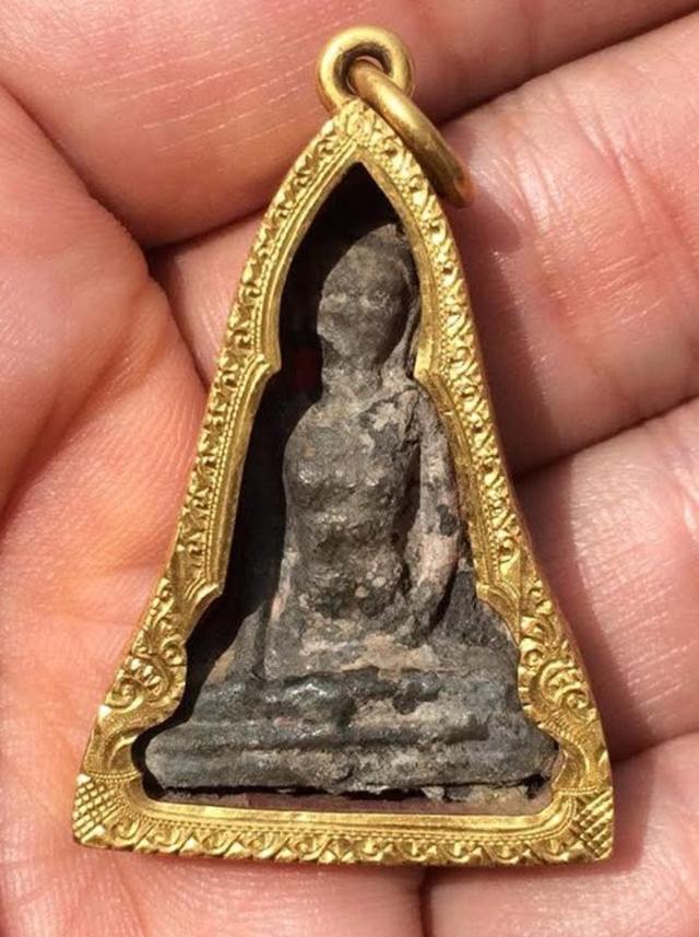 พระเลี่ยมทองเก่าไม่ทราบที่