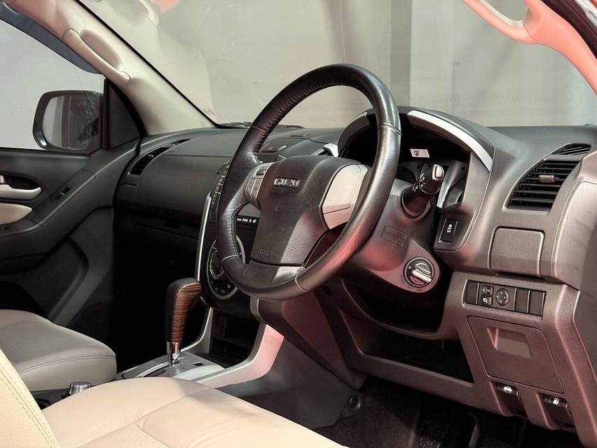2015 ISUZU MUX 3.0 4WD รถสภาพสมบูรณ์ พร้อมใช้งาน วิ่งน้อยเพียง 14X,XXX กม ประวัติศูนย์ครบ รถไม่เคยมีอุบัติเหตุครับ 10