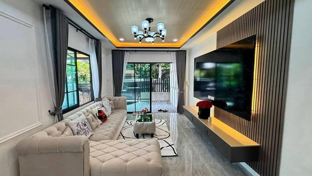 หมู่บ้านรัตนาวดี  จันทร์ทองเอี่ยม ทาวน์เฮาส์ 2 ชั้น แปลงริม ตกแต่งใหม่พร้อมอยู่ใกล้เซ็นทรัลเวตเกส ทำเลรถไฟฟ้าMRT เข้าออกได้ 2 ทาง 6