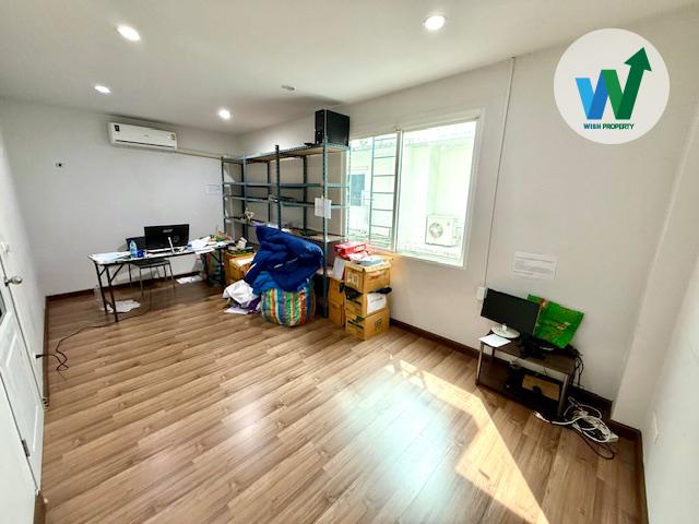 ขายบ้านใกล้นิคมเจโม เอชทูโอ บางนา หลังมุม พื้นที่กว้าง ทำเลดี ติดถนนใหญ่ เดินทางสะดวก ใกล้มอเตอร์เวย์ เมกาบางนา 6