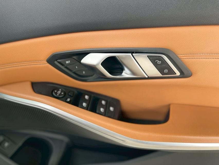 รหัสรถ AP2114 🚩 BMW 320d M SPORT G20 สีดำ ปี 2021 14