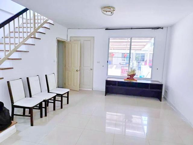 APLลาดกระบัง 1.4กม. ทาวน์โฮม 3 ชั้น 21ตร.วา.ถ.อ่อนนุช-ลาดกระบัง โรบินสัน ลาดกระบัง 1กม.241ตร.ม.สภาพดี เฟอร์ครบ 3 นอน 3 น 4