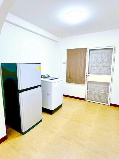 เสรีไทย 77-85 สวนสยาม100ม. MRT ราษฎร์พัฒนา ให้เช่าทาวน์โฮม 3 ชั้น 49 ตร.วา.200 ตร.ม. พร้อมเฟอร์ฯ 3 นอน 3 น้ำ หลังสุดท้าย 6