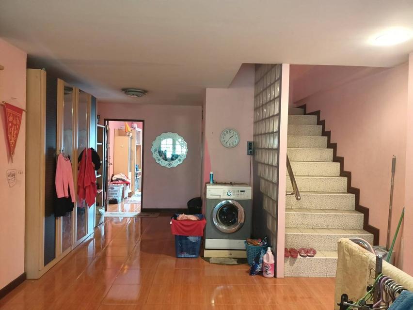 อาคารพาณิชย์ทำเลดีติดถนนสวนผัก 9