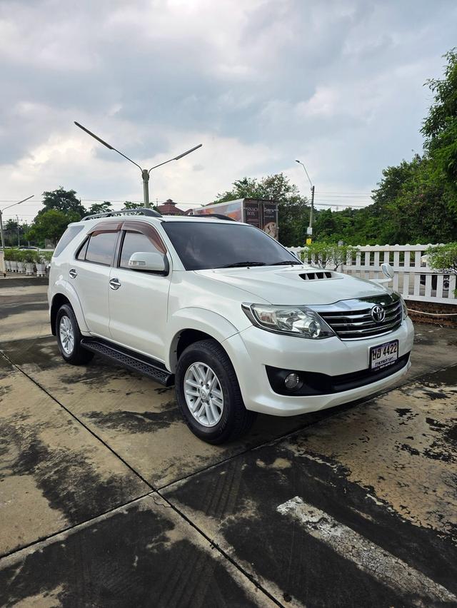 Toyota Fortuner 3.0 V VSC สีขาว ปี 2013 ไมล์ 140,000 กม. รูปย่อยที่ 3