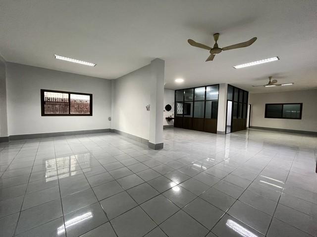 PB5998 ให้เช่าโฮมออฟฟิศ ตึกStand alone 4 ชั้น  เนื้อที่ใช้สอย 1100 ตรม. ทำเลซอยรัชดาภิเษก3 ใกล้ MRT พระราม 9 ใกล้ MRTศูนย์วัฒนธรรมแห่งประเทศไทย 3