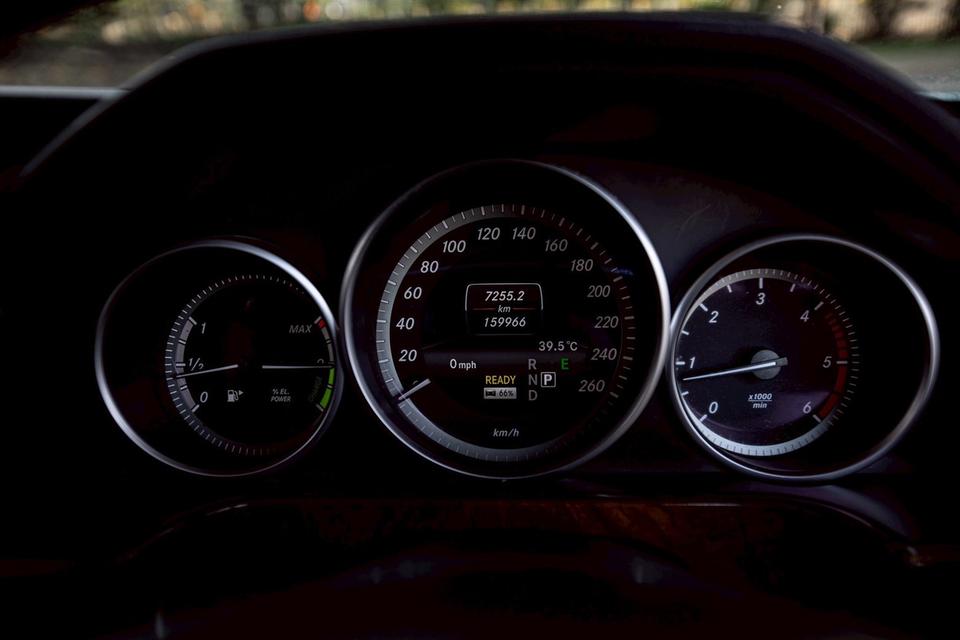 Benz E300 AMG  Bluetec ปี 2013 สีขาว มือเดียวป้ายแดง   13