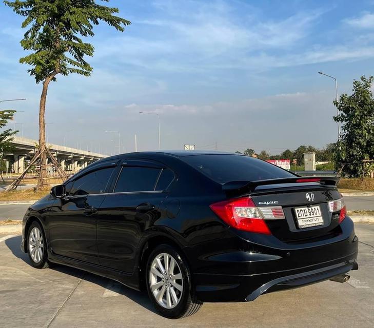 HONDA CIVIC FB 1.8E สี ดำปี 2013 เกียรออโต้