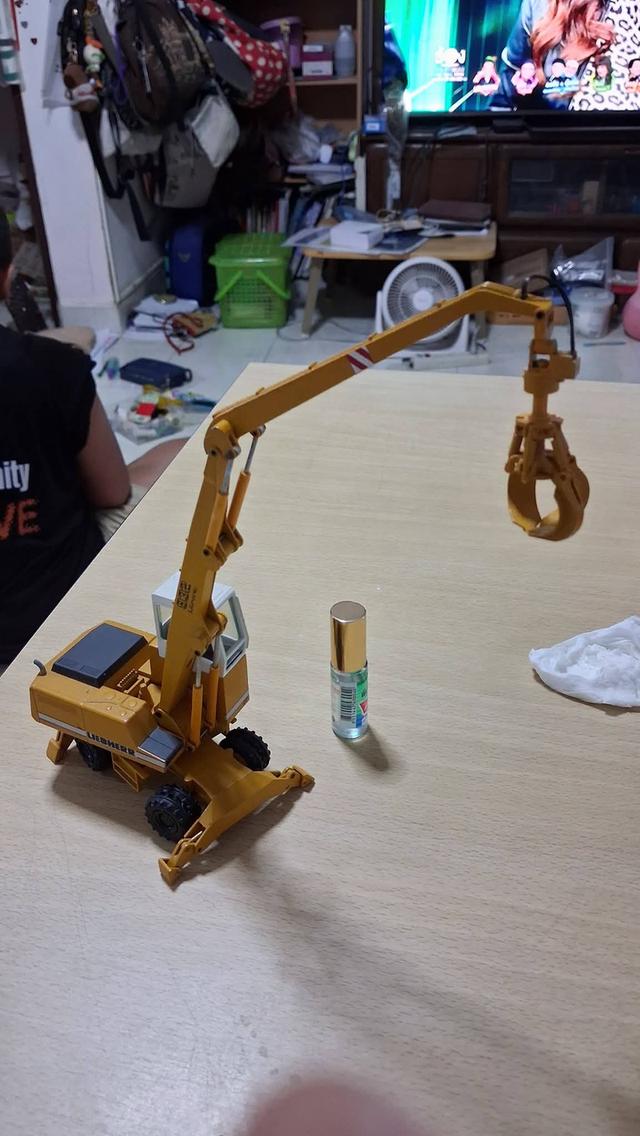 ปรับลดราคาครับ รถโมเดล รถเหล็ก สายก่อสร้างงานเยอรมันหายากครับ Conrad Liebherr A932 Material Handler รูปย่อยที่ 2