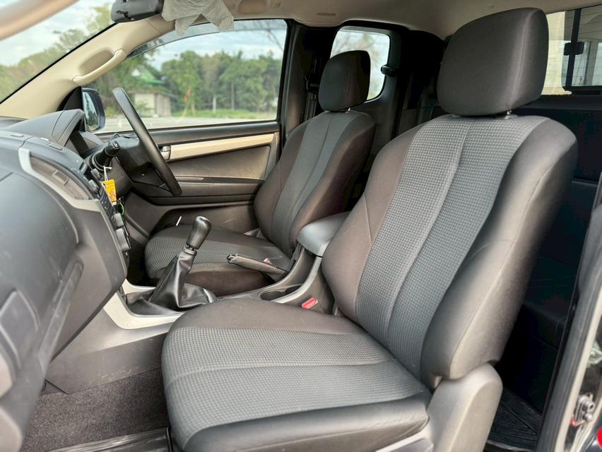 IISUZU DMAX Y2014 Pickup 2dr Ext. Cab Hi-Lander L Man. 5sp RWD 2.5DCT สีดำ Y2014.  เกียร์ธรรมดา  8