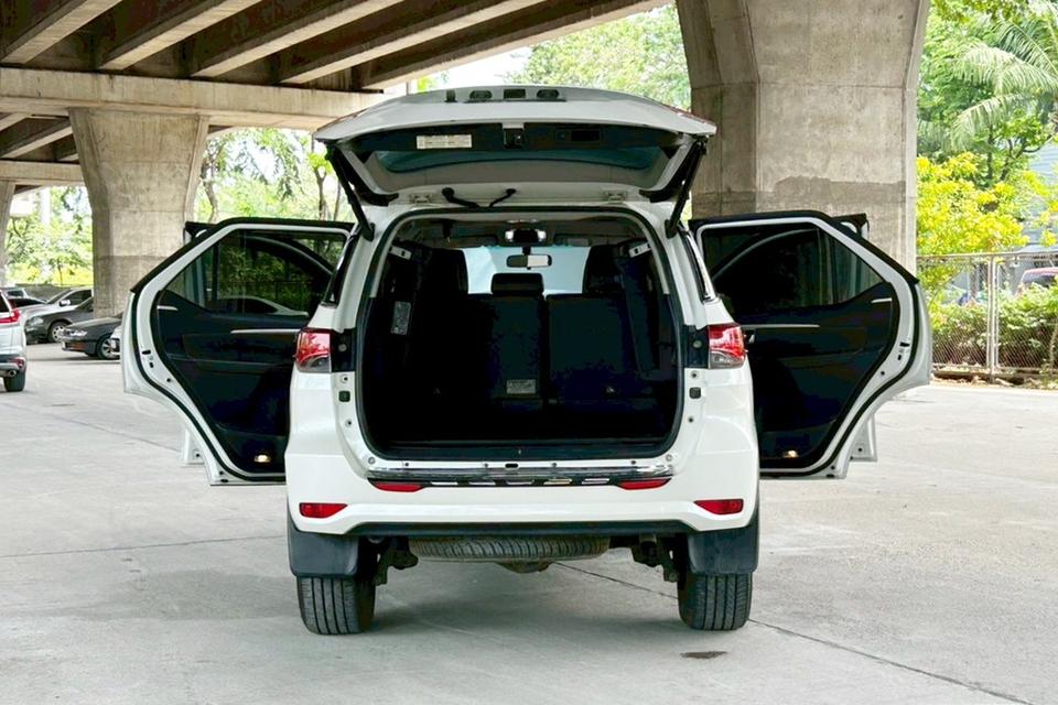 🔥 เครดิตดี ฟรีดาวน์  Toyota Fortuner 2.4 V 4WD AT ปี 2019 รูปที่ 10