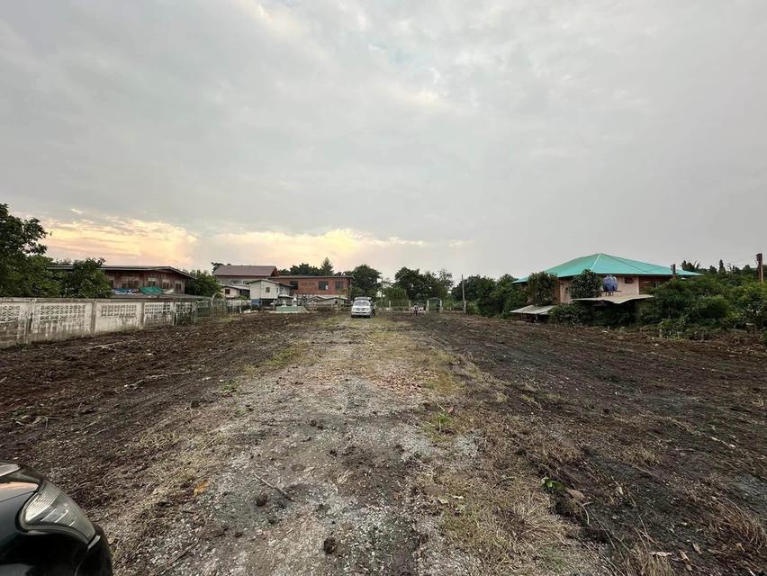 ที่ดิน พื้นถมแล้ว มีรั้วรอบ ที่ติดริมคลอง 2
