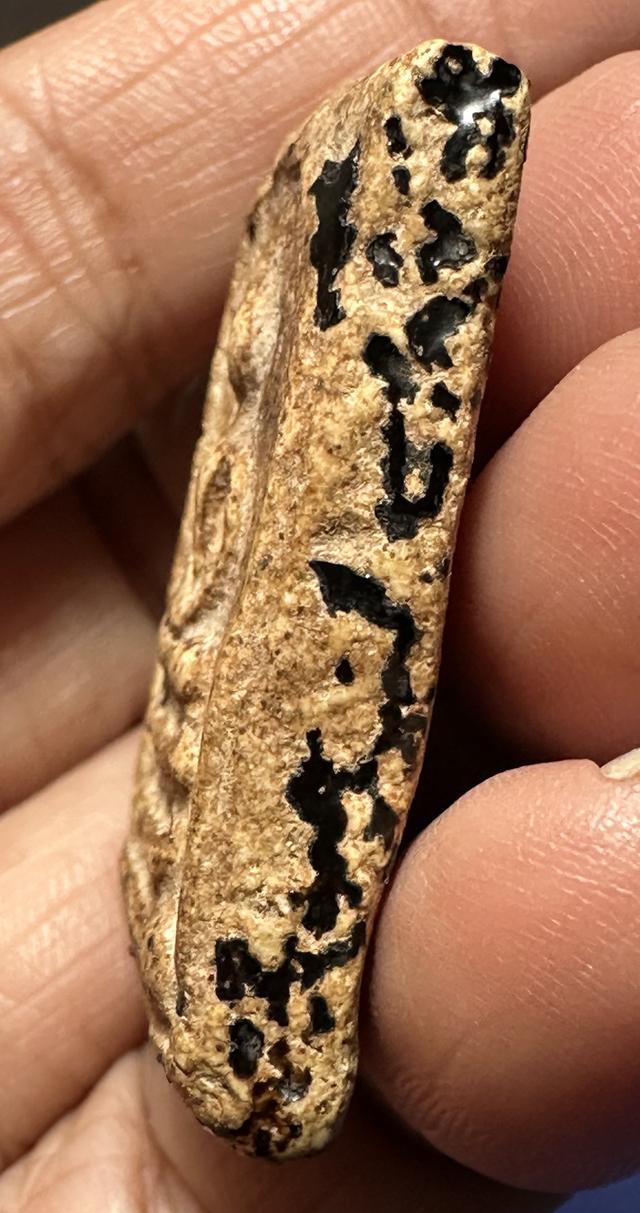 พระสมเด็จพิมพ์ทรงเจดีย์ เนื้อเก่ามีคราบรักตามซอก