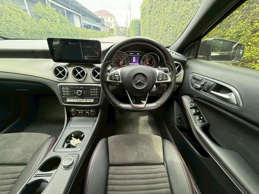 Benz GLA250 Amg 2019 Facelift เข้าศูนย์ทุกระยะ รถสวย จัดไฟแนนซ์ได้เต็ม 12