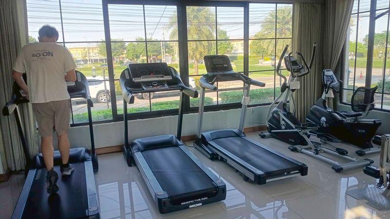 ขายทาวน์เฮาส์ 2 ชั้น เนื้อที่ 27.1 ตร.วา หลังมุม หมู่บ้านเดอะโกลเด้น ทาวน์ อ่อนนุช-พัฒนาการ ซ.7/4 ซอยอ่อนนุช 65 แขวงประเวศ เขตประเวศ กร 19