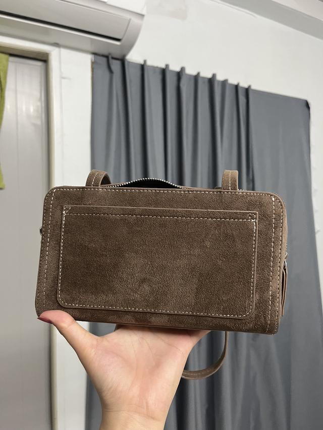 กระเป๋า Saitang Original รุ่น Roundy Bag Suede Choco (Special Color)