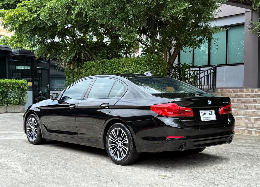 2018 BMW 520D SPORT LINE รถมือเดียวออกป้ายแดง รถวิ่งน้อย เข้าศูนย์ตลอด รถไม่เคยมีอุบัติเหตุครับ 6
