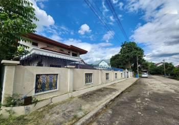 ขายบ้านเมืองเอก โครงการ 5 หน้าเป็นสนามกอล์ฟเมืองเอก หลังเป็นตลาดสัมมากร 9