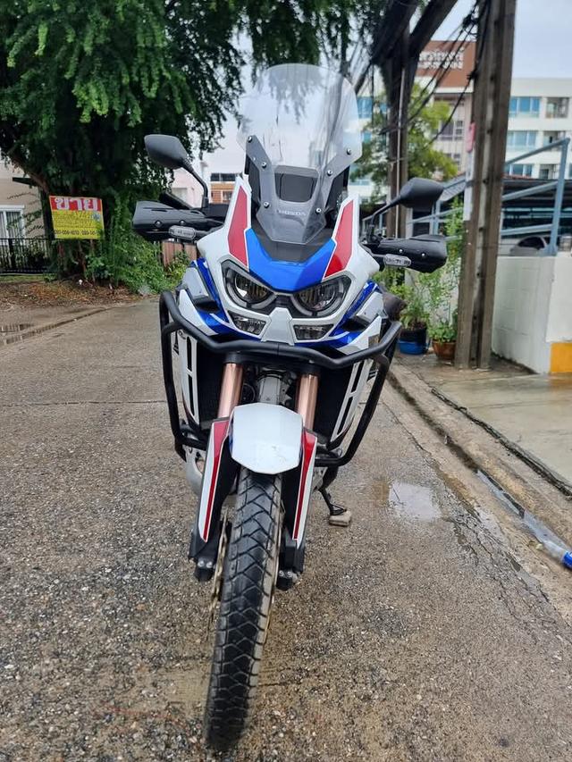 Honda Africa Twin 1100DCT 3