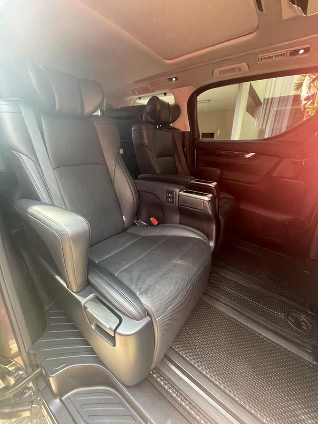 Toyota Vellfire 2.5 ZG Edition  ปี2018  4