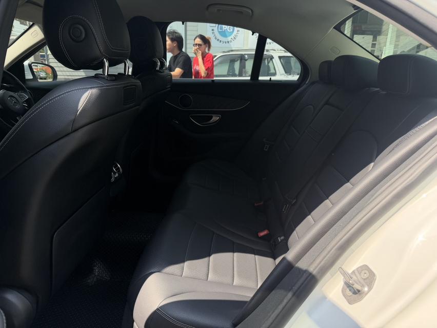 2018 BENZ C350E มือเดียวป้ายแดง เช็คศูนย์ตลอด ไมล์น้อย รูปที่ 16