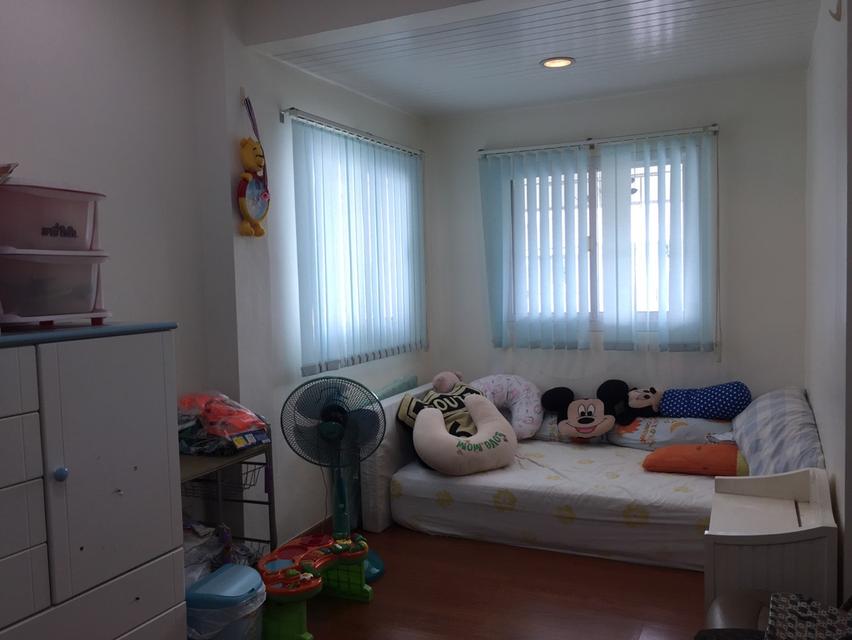 บ้านเดี่ยว 2 ชั้น ซ.นาคนิวาส2 เนื้อที่ 87.4 ตารางวา 7 ห้องนอน 6 ห้องน้ำ 4 ที่จอดรถ หันหน้าทิศตะวันออก 13