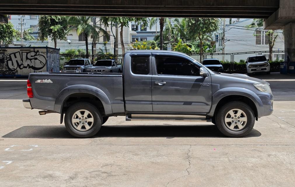 Toyota Vigo Champ 2.5 E VN-Turbo Smart-cab AUTO 2015  3