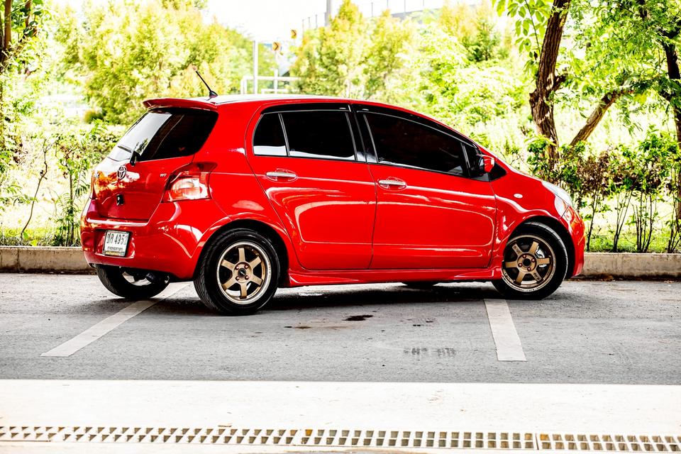 Toyota Yaris 1.5E ปี 2006 เกียร์ Auto สีแดง