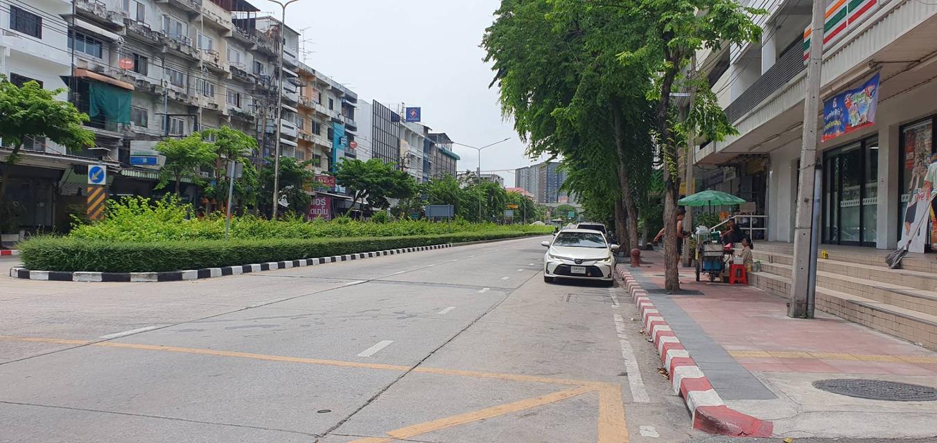 ขายบ้านเดี่ยว หมู่บ้านสินพัฒนาธานี1 ใกล้วัดเสมียนนารี ตลาดบองมาเซ่ ถนนวิภาวดีรังสิต 800 เมตร 2